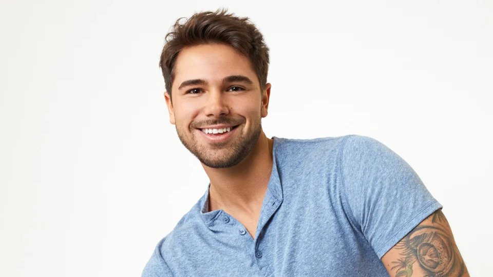 IWatchBachelor's tweet photo. I love Zach, but I'm still trying to figure out how he was ABC's first choice over these kings

#Bachelor #TheBachelor https://t.co/8pjyvwnlzG