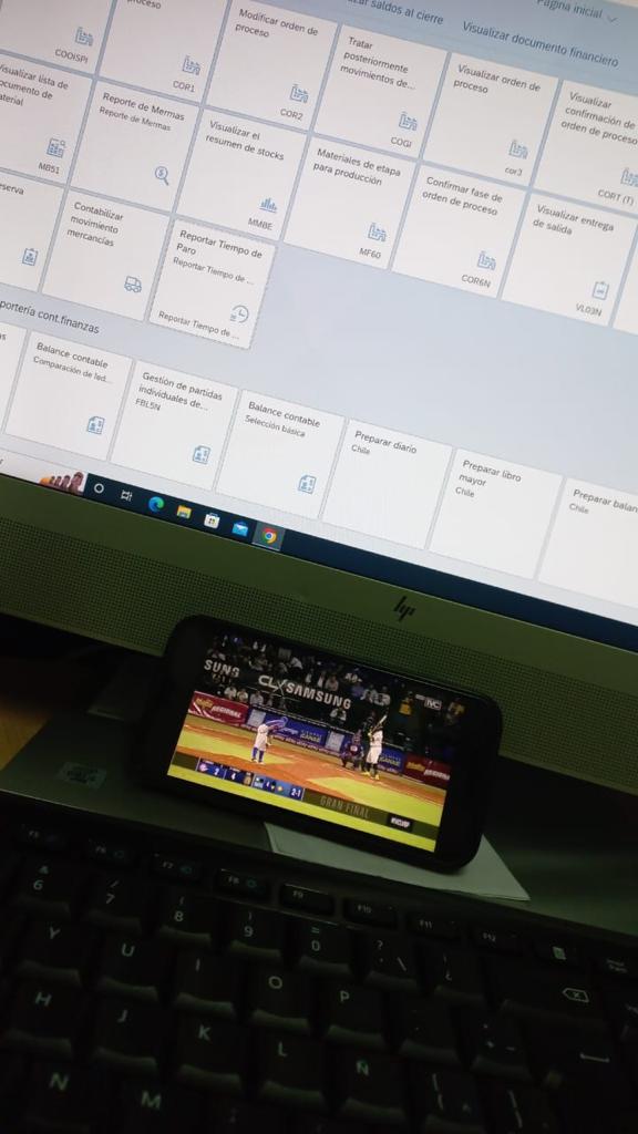 guaigua's tweet photo. #IVCLVBP Carlos RAFAEL  Carima viendo el juego desde CHILE por la excelente señal IVC https://t.co/GveNZdQQsv