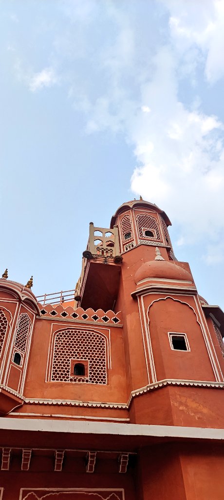 MsDp1234's tweet photo. Today #NCCJawaYezdiMCRally visited Hawa mahal.A marvel of hindu rajputana architecture &amp; identity of pink city.The wind blowing from every window of that stunning palace was filling us with energy and freshness!
@ArvindKapoorTYG 
@HQ_DG_NCC 
@NCC_Dte_Gujarat 
@yezdiforever https://t.co/nSFkRIbjkE
