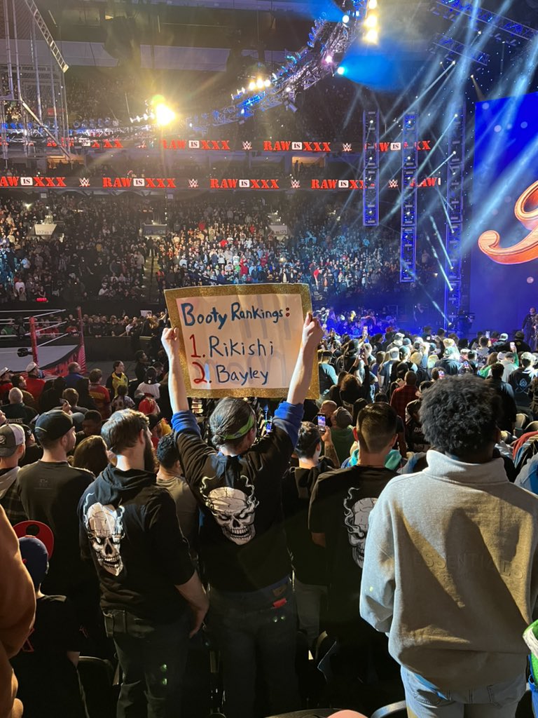 The best sign at Raw right in front of me #WWERaw30 #wwe