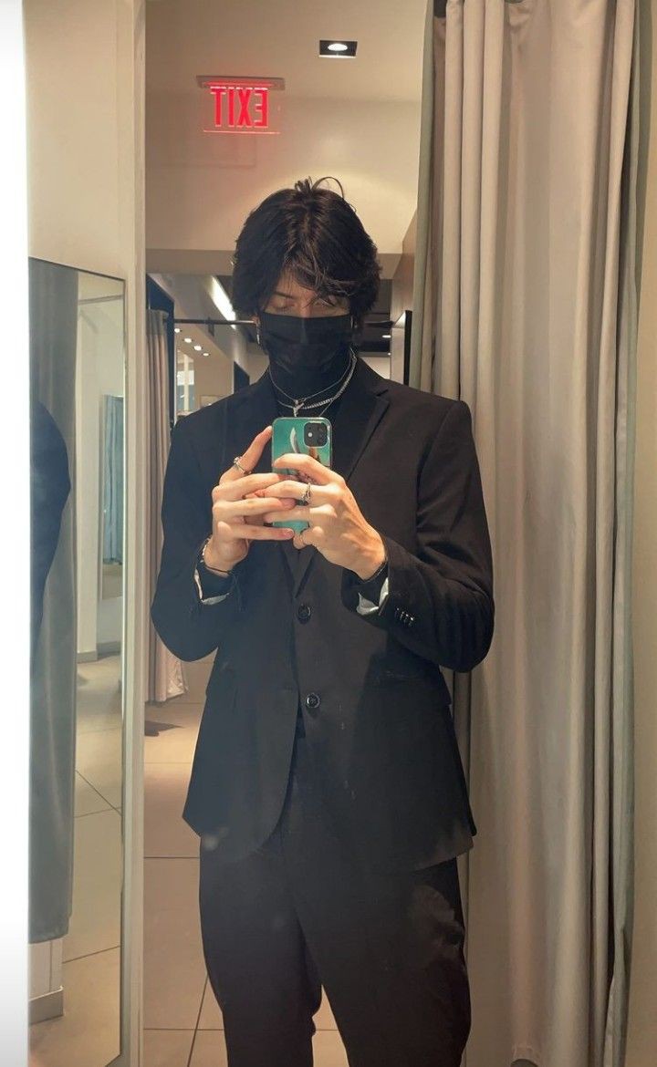 svlzlnho's tweet image. #𝖸𝖾𝗍𝗁𝗈𝗆𝖺𝗌𝗐𝖾𝖽𝖽𝗂𝗇𝗀 💍

indo no casamento ali com minha mulher