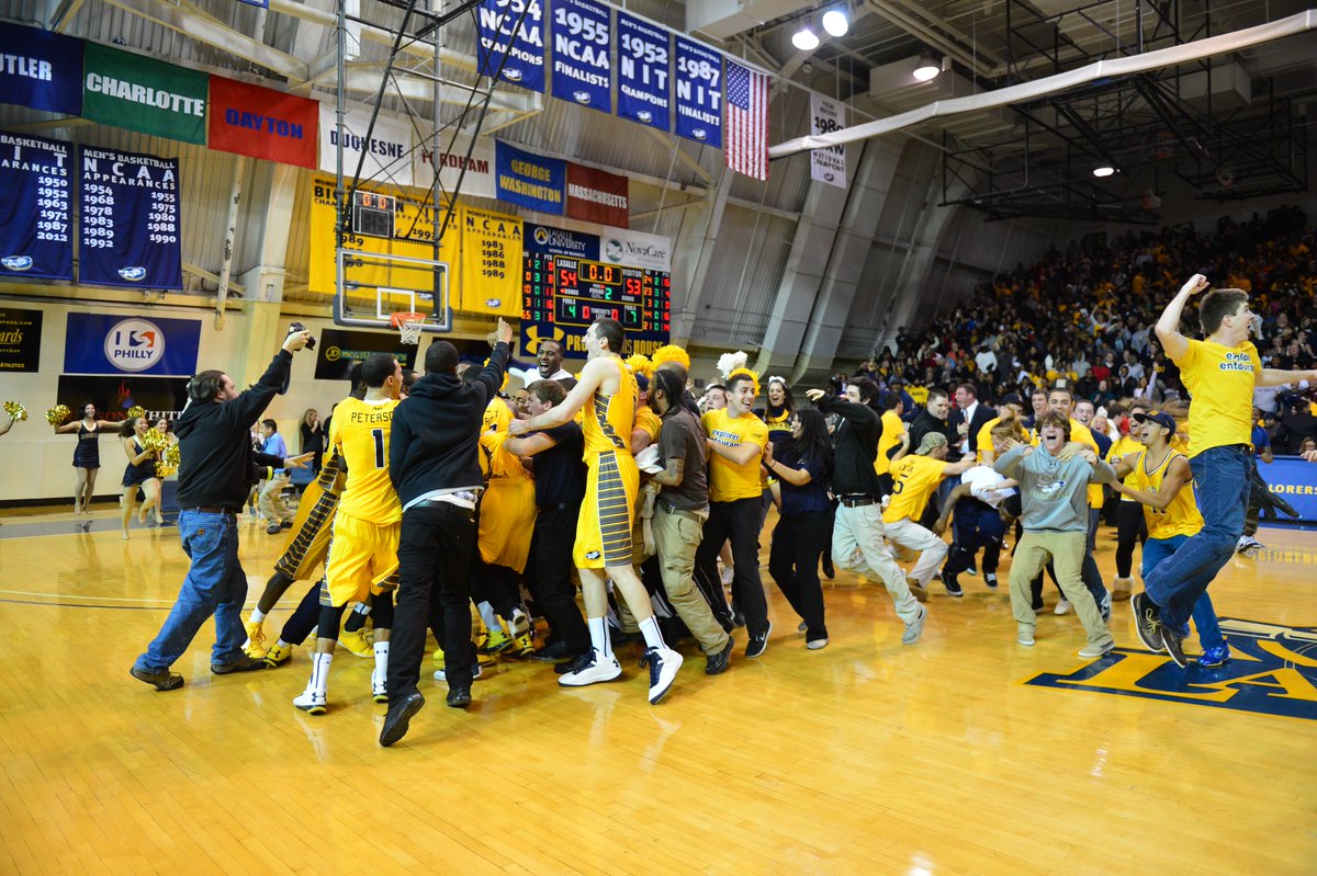 TheGolaStandard's tweet photo. 10 years ago, La Salle shocked the world and defeated #9 Butler at Tom Gola Arena. https://t.co/8dQ73wjngo