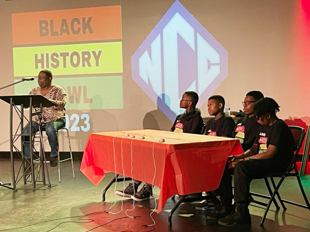 Congrats Austin Middle School Black History Academic Bowl Team for a great competition Saturday and advancing to Round 2 of the 2023 Black History Bowl 'Sweet 16'. We all are PROUD of you. Good luck this weekend.
#AustinSTRONG