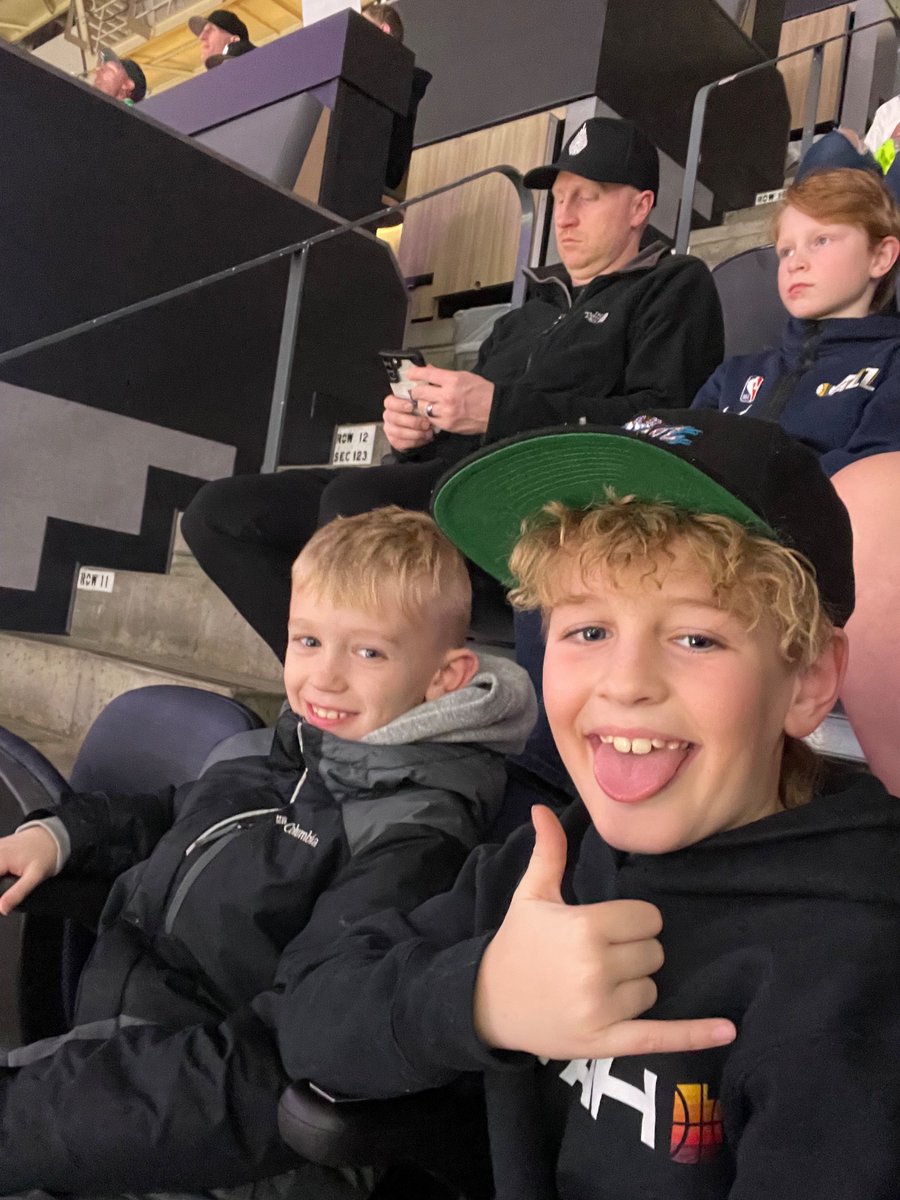 Haden_Lomax's tweet photo. A little Jazz on a Monday won’t hurt anyone #takenote #jrjazz https://t.co/1ODNr6ZRpf