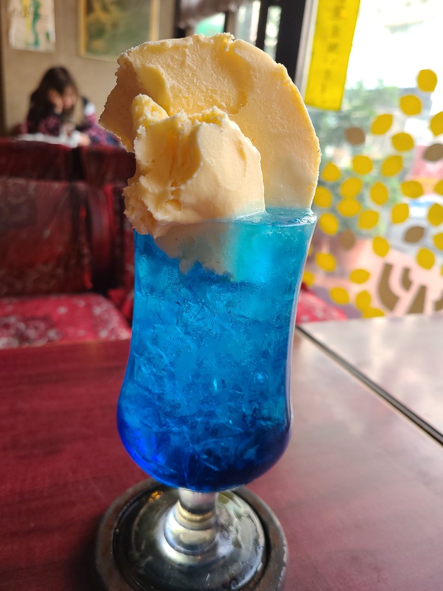 35tami35's tweet photo. 青しか!💙
#志木 #ランチ #カフェ #純喫茶 #プーポ #Poopo #クリームソーダ #ブルーハワイ #450円 #ホットサンド #380円 #たまご #美味しい #デカ盛り 🍹🍞🐥 https://t.co/NTGDO3MBoq