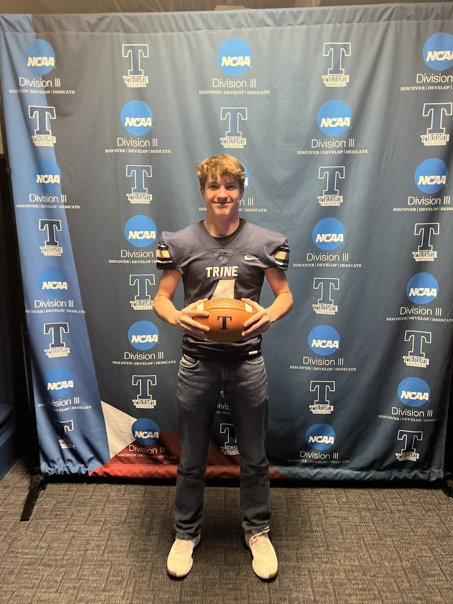 Thank you <a href="/CoachRRiley/">Robert Riley</a> <a href="/CoachAbbs/">Troy Abbs</a> for having me visit today! Go Thunder!