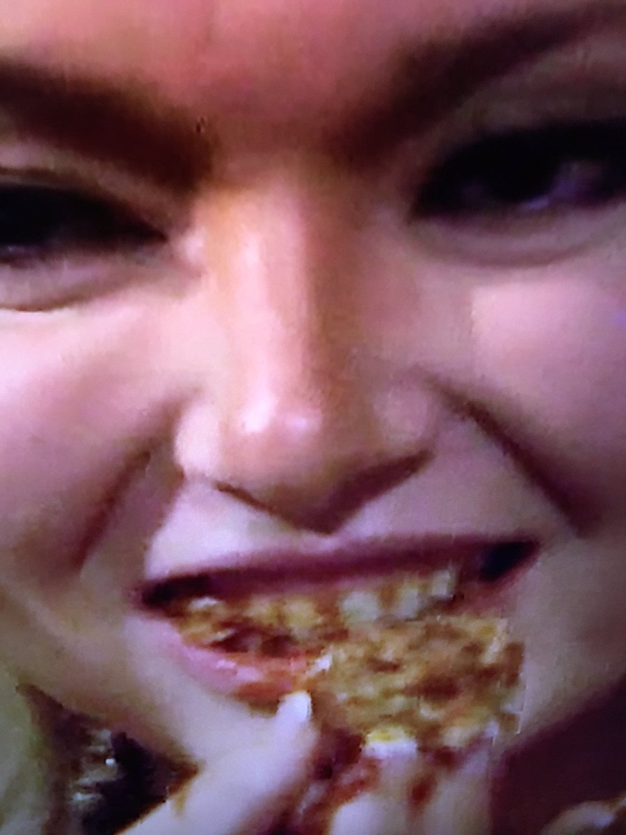 markkgarrison's tweet image. Okay #TheBachelor #TheBachelorette Who wasn’t completely turned on with the meatballs? 😂 😂 @BacheloretteABC @BachelorABC  #saucey