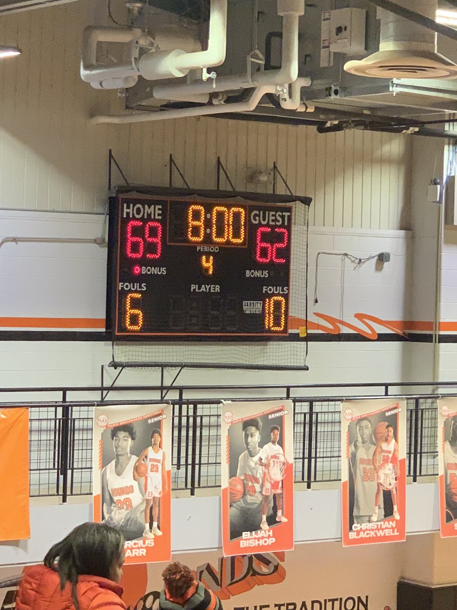 RobMcCannBBR's tweet photo. Paris High School is all about tradition and legacy! Honored Western Paris High tonight. Oh and the boys beat Bath County! Two great things happened! #gohounds @ParisSchoolsKY https://t.co/vIM2ERLyjg