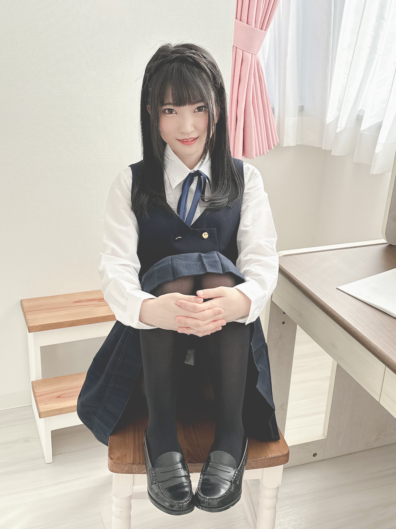 ラブポップ　制服パンチラ 