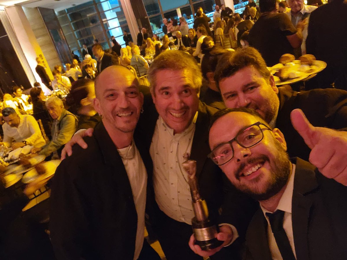 charlywalker's tweet photo. Ganamos! #MartinFierro https://t.co/MGrZmcOaSg