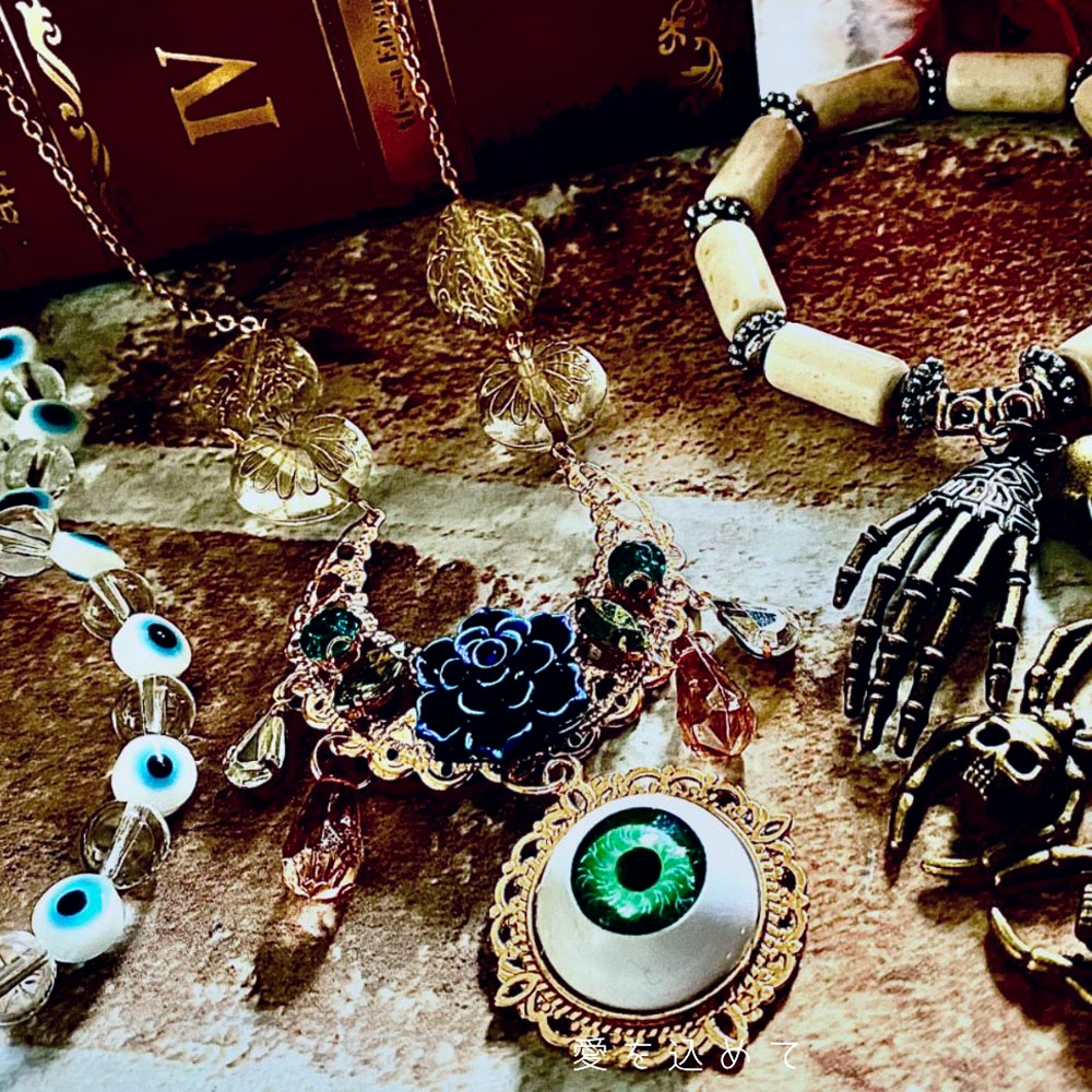 OopartsMuseum's tweet photo. #オーパーツ・ミュージアム～超常現象の欠片～
出展作家紹介
あやかし魔法堂
@mey_nekotsuki
あやかしの魔女が織りなす世界。
パワーストーンやレジンを使用して妖怪や魔術、魔女をテーマに装身具を錬成しています。
#オーパーツ #ハンドメイドマーケット #ハンドメイド #不思議雑貨 #ムー #ムー民 https://t.co/sM2ZUXpbqC