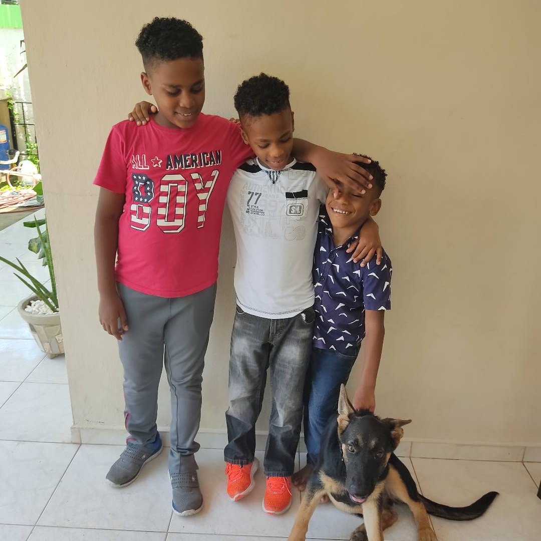 Mahonri01's tweet photo. Mis niños https://t.co/aSrlfxs2eW