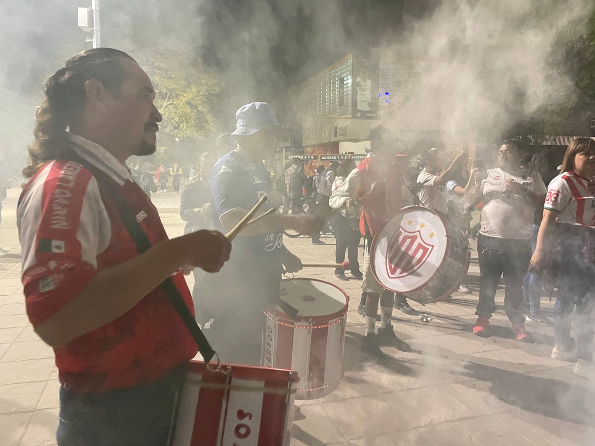 comando_necaxa's tweet photo. Jornada 3
Estadio Victoria
NECAXA 1-0 Cruz Azul
Primer Triunfo del Torneo Jugando de Local La Banda de Rayos Presente en Aguascalientes Apoyando al Equipo!!!
#100PreAlentando
#ComandoRojiblanco
#RayosLaredo https://t.co/ttc1c4Ox68