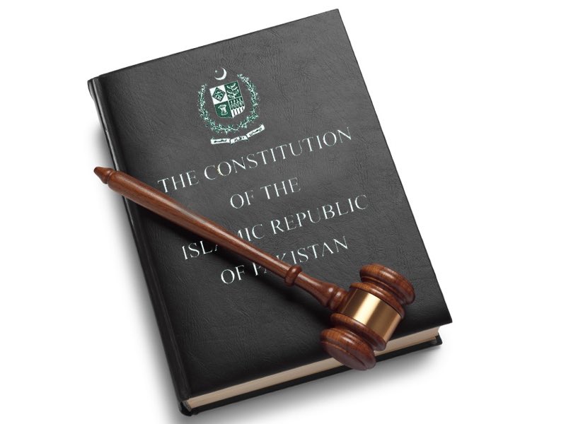 SalmanSufi7's tweet image. To demand your rights, it’s important to know your rights.

Pleased to share that on direction of PM @CMShehbaz , Constitution of Pakistan will be taught in school curriculum starting from ICT region. 

@RTanveerPMLN sb will officially launch the initiative on 23rd March