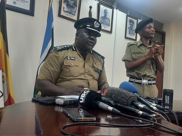 Uganda Police has issued new security and safety guidelines to be followed by event organisers and music promoters wherever they organise concerts moving forward this year. 

#eventorganisers #FredEnanga

entebbenews.net/police-issue-n…