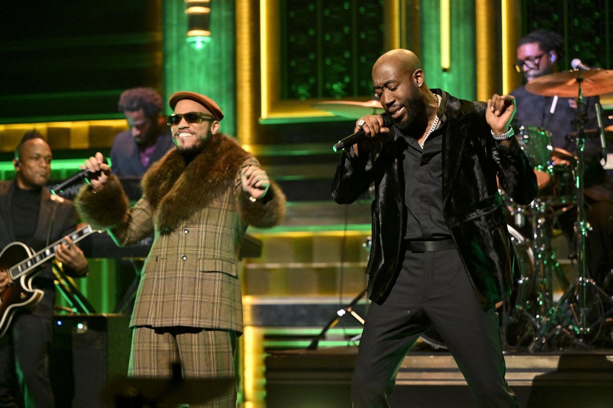 .<a href="/FreddieGibbs/">Big 🐰</a> ft. Anderson .Paak perform a medley of “Blackest in the Room” into "Feel No Pain” TONIGHT! 🤩 #FallonTonight