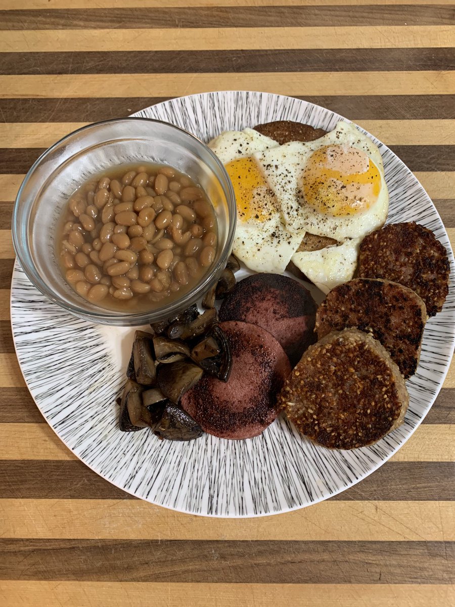 dallascarlson's tweet photo. White pudding. Not bad for my first attempt, but always room to improve!
#chefdallascarlson #killinitinthekitchen #makinmygrandmasproud https://t.co/o1inbNA3S2