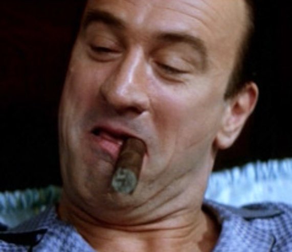 keeechan_0512's tweet image. ロバート・デ・ニーロが演じたギャング・マフィアたち。
こうも印象が違うとはさすがデニーロ。
「ゴッドファーザー」のヴィト・コルレオーネ
「アンタッチャブル」のアル・カポネ
「ヒート」のニール・マッコーリー
「アイリッシュマン」のフランク・シーラン
#ロバートデニーロ #映画大好き #