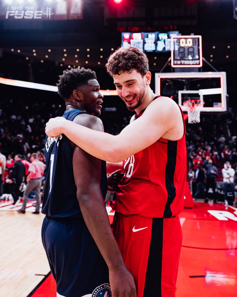 HoustonRockets's tweet photo. Respect 🤝 https://t.co/Zdsh4N4ZvU