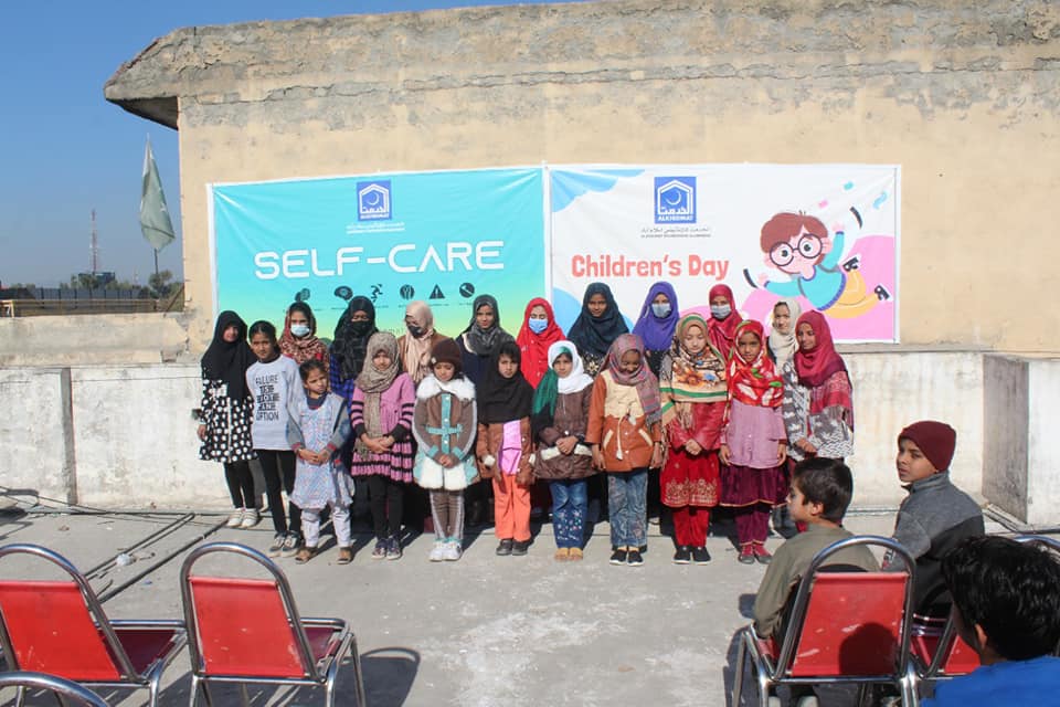 AlkhidmatO's tweet photo. الخدمت فاؤنڈیشن اسلام آباد آرفن کیئر پروگرام کلسٹر 02 کے زیر اہتمام ماہانہ سرگرمی کا انعقاد ہوا جس میں بچوں کا عالمی دن بھی منایا گیا۔اس موقع پر ماہر تعلیم عارف قریشی پرنسپل المعارج سکول نےبچوں کو Self-care کے موضوع پر لیکچر دیا اور اس حوالے سے سرگرمیاں بھی کروائیں. https://t.co/NI3odhScQG