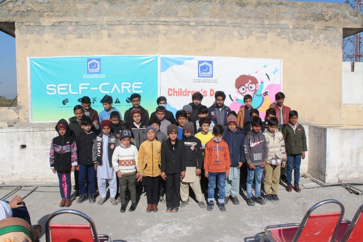 AlkhidmatO's tweet photo. الخدمت فاؤنڈیشن اسلام آباد آرفن کیئر پروگرام کلسٹر 02 کے زیر اہتمام ماہانہ سرگرمی کا انعقاد ہوا جس میں بچوں کا عالمی دن بھی منایا گیا۔اس موقع پر ماہر تعلیم عارف قریشی پرنسپل المعارج سکول نےبچوں کو Self-care کے موضوع پر لیکچر دیا اور اس حوالے سے سرگرمیاں بھی کروائیں. https://t.co/NI3odhScQG