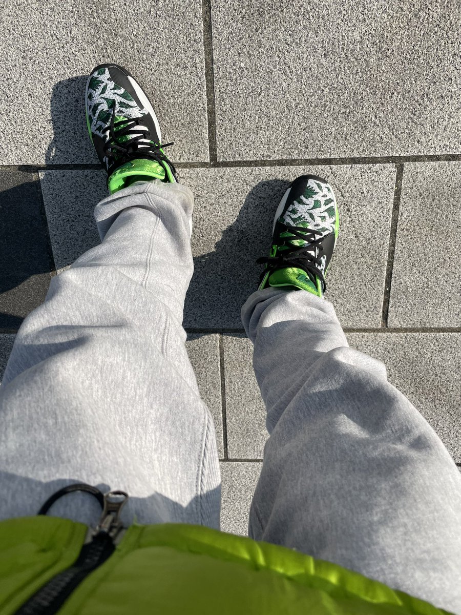 Haman01's tweet photo. 大好きな一着
DAS Parker
ゲッコウグリーン
#patagonia
#champion
#WINDSTOPPER®
#ZOOMFREAK2
#Nike https://t.co/KRI1yzUCBe