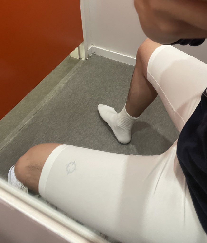 makeke09366094's tweet photo. 一健身🦶就出汗 https://t.co/0cKFeGzTZ5