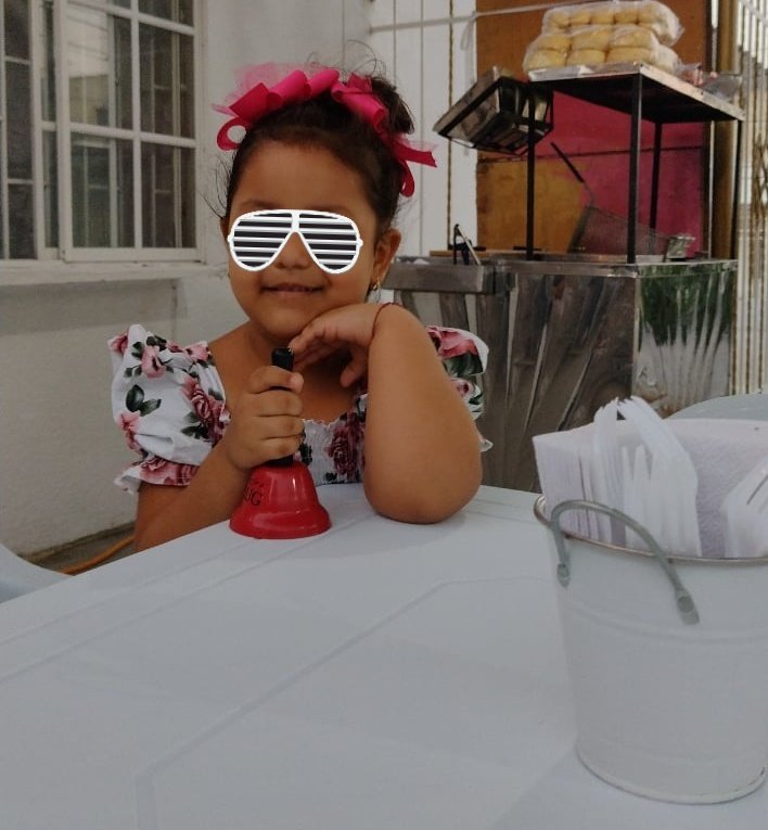 LICOMO1212's tweet photo. ELLA LE ENSEÑAMOS A DECIR BIENVENIDOS SIGAN Y TOMEN ASIENTO Y DIOS SANTO ESA NIÑA LA AMAN POR SU AMABILIDAD Y RESPETO POR SER TAN EDUCADA.  ES NUESTRA MUÑECA APENAS ABRIMOS HACE 4 DÍAS PERO A CAMBIADO NUESTRA VIDA GRACIAS A DIOS POCO A POCO. https://t.co/QUkALlpsZ9