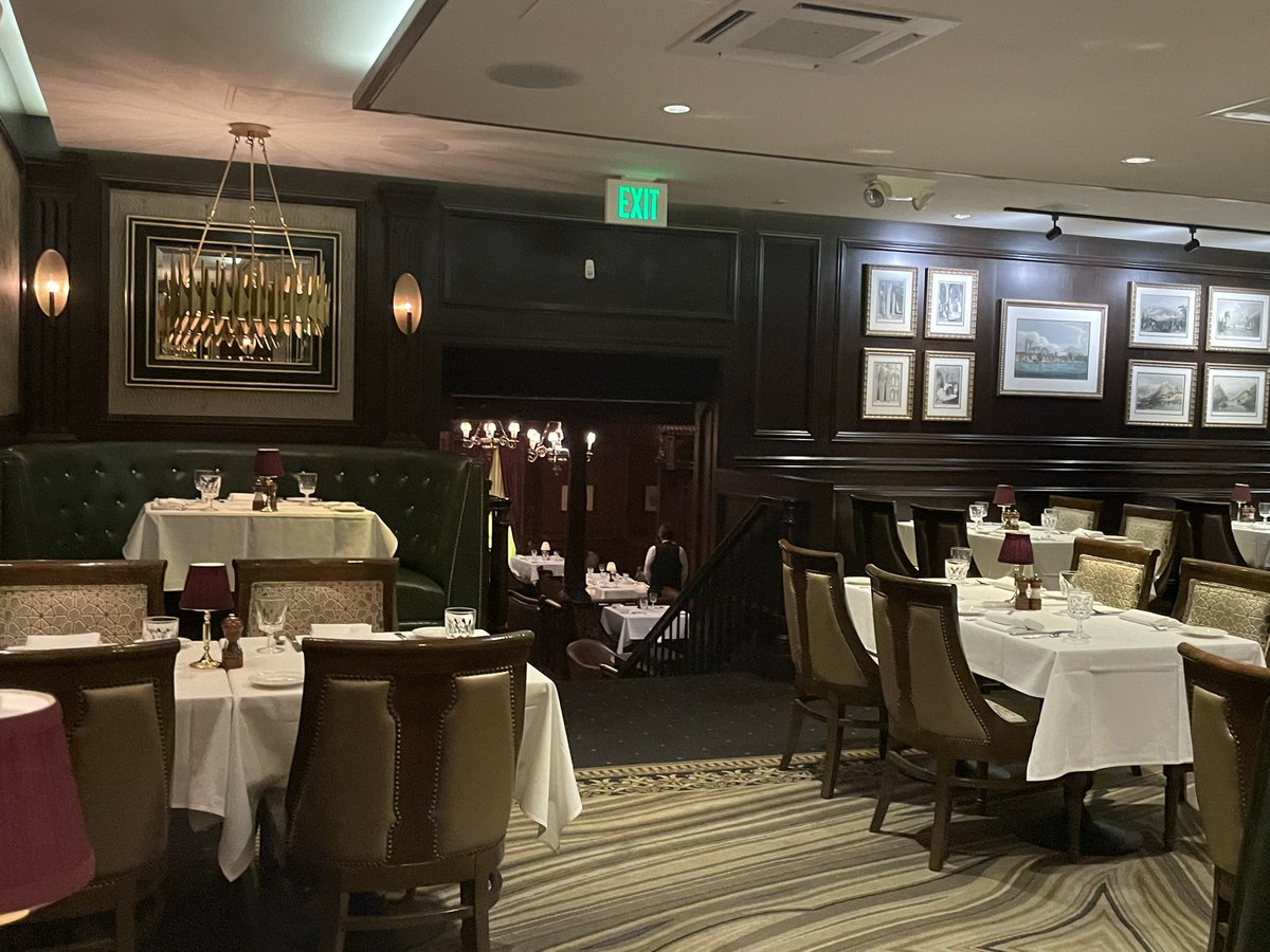 궁금 on Twitter "Hy's steak house"