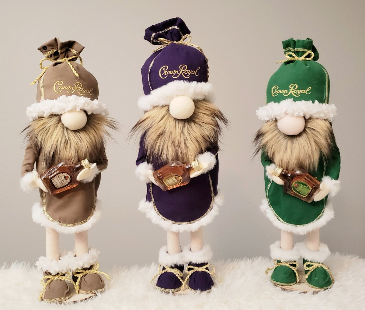 CarrollArezu's tweet photo. @CrownRoyal https://t.co/bkiyR3JUzc