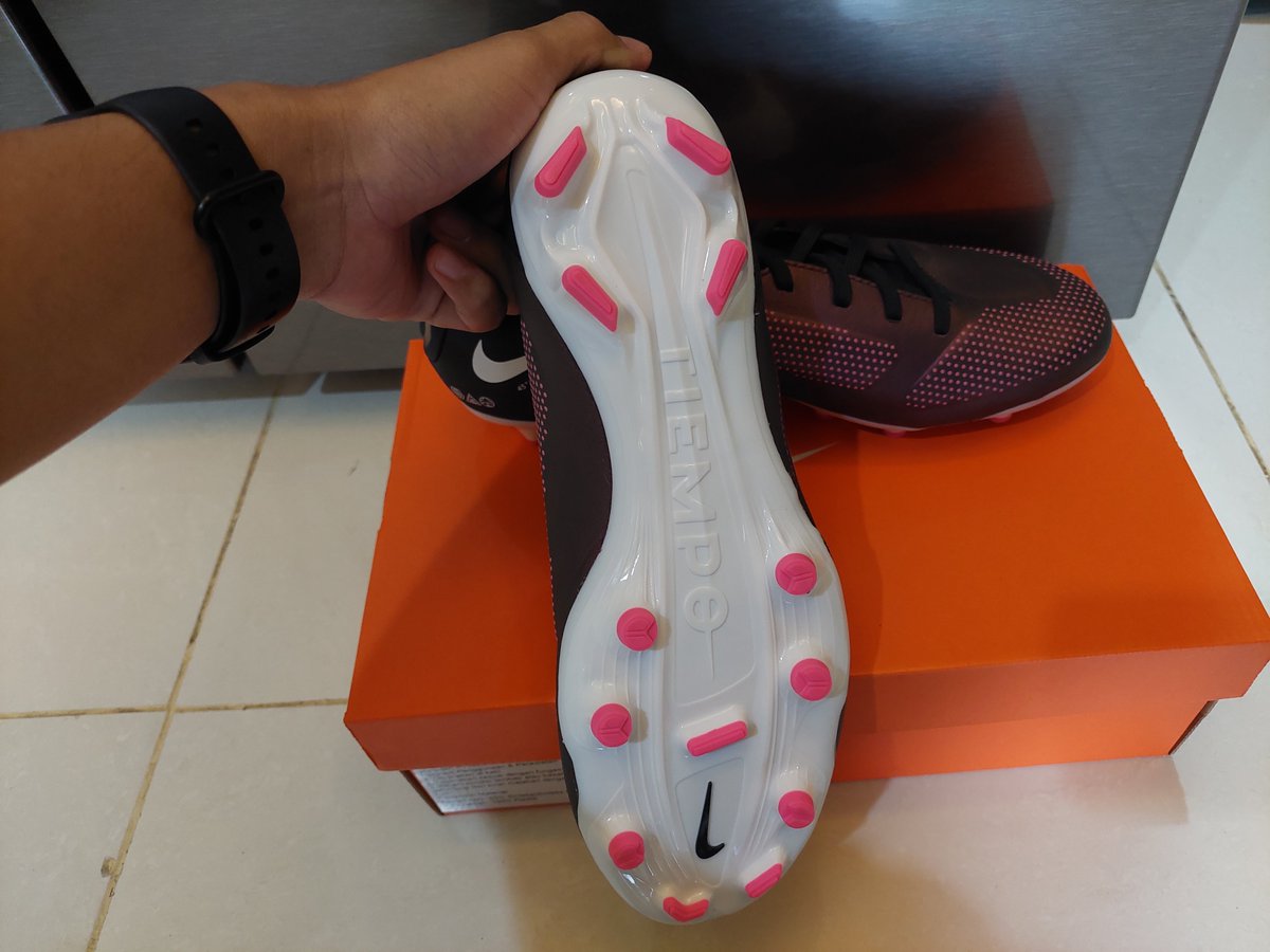 fianese's tweet photo. Baru beli sepatu bola, pas di coba ternyata kekecilan😢
Nike Tiempo Legend IX Academy, UK 8.5/43( 27,5 cm)
wts zonauang #zonauang 

lengkap beserta dus nya
Price: 825k (Nego Tipis)
COD area bogor or depok https://t.co/xSRY4XUwvA