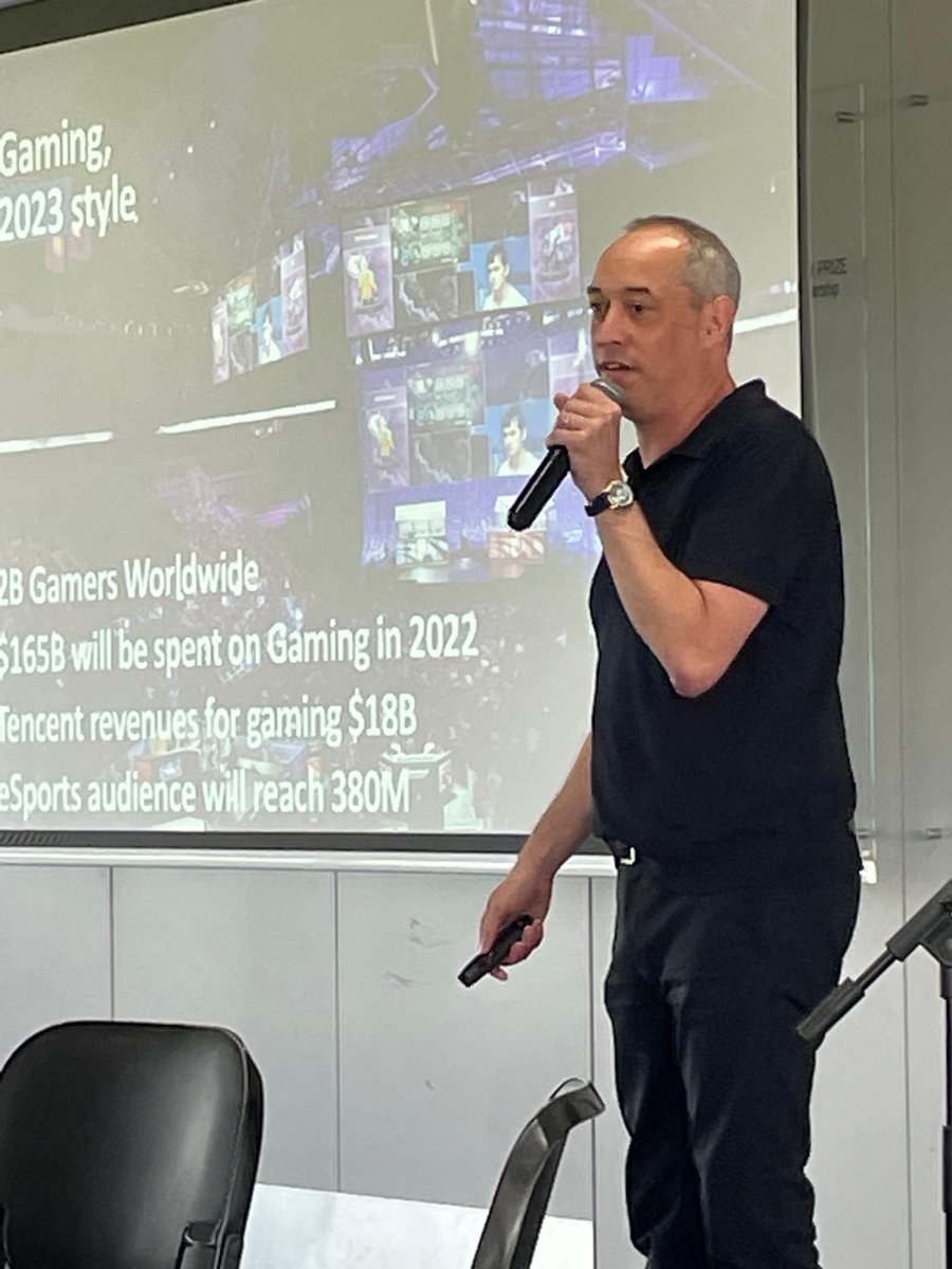 School’s back for staff with a full week of professional development. Today MLC School staff participated in a ‘Future Schools Workshop’ and were challenged by guest speaker David Caspari CEO and MD at Janison Group.