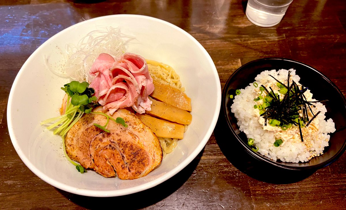 こんなものを食べてしまった私の罪は本当に重いと自覚しています…

でも、心はハッピーです。

今日歩いて帰ろう。