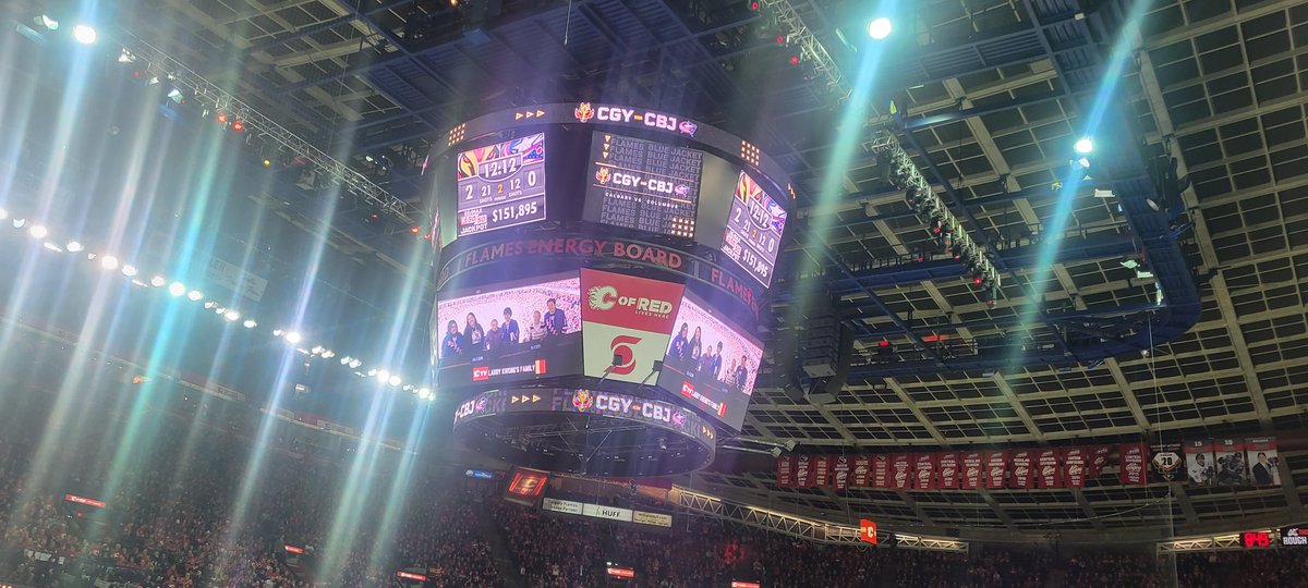 Kicking off the lunar new year @NHLFlames where #LarryKwong is being celebrated for being the first Canadian hockey player of Asian descent 75 years ago. His family is filled with pride as we all welcome the #yearoftherabbit2023 with the hope that #HockeyIsForEveryone #Canada