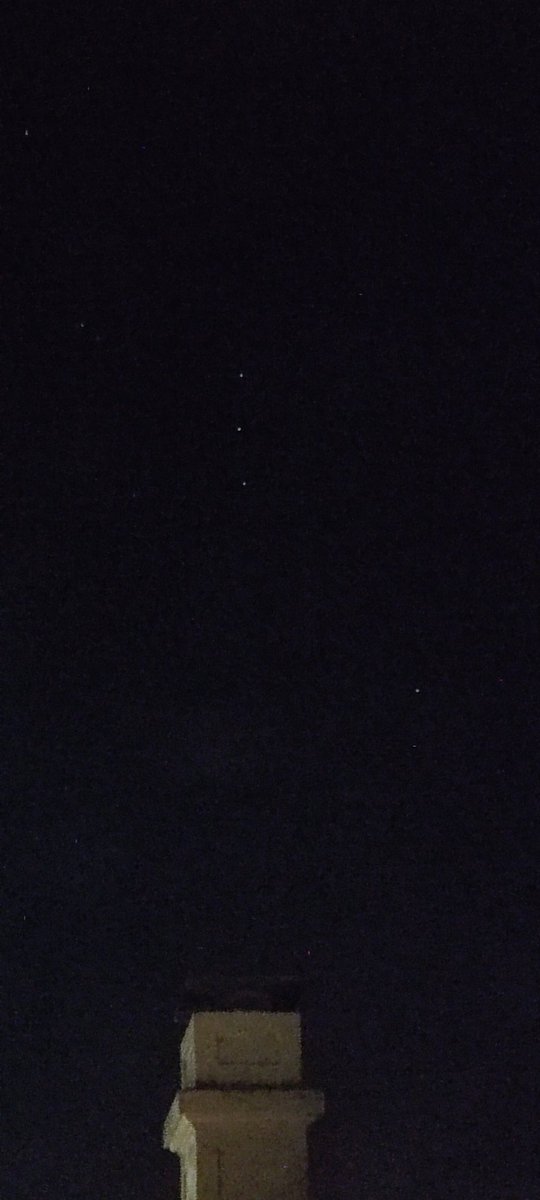 cwnat's tweet photo. Eu sou apaixonada pelas estrelas três marias https://t.co/57Sw2oW2RR