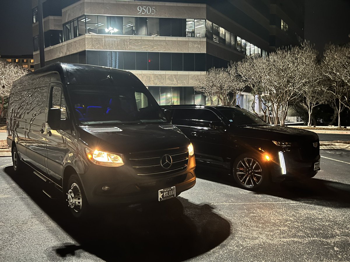 MSLuxuryVIP's tweet image. Always here to serve all your professional chauffeured needs. 

#mslux #msluxuryvip #austin #ATX #atxlife