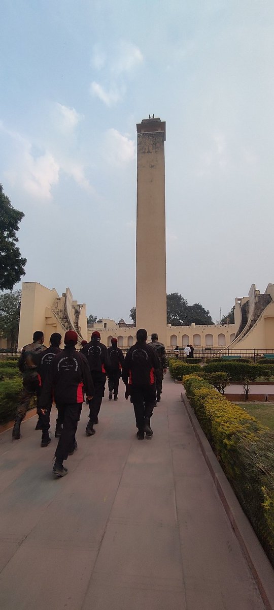 TejaniKartiki's tweet photo. #NCCJawaMotorcyclerally in @HawaMahalJaipur&amp; #jantarmantar.@Jaipur is most favourite city which in my wishlist to visit.culture,architecture of rajsthan so cool,Aur jab ho @NCC_Dte_Gujarat to dhamal to hogi hi.
#pinkcity #Sapnokashehar 
@ArvindKapoorTYG 
@jawamotorcycles
@ncc_rj_ https://t.co/VVo3WaIOQ1