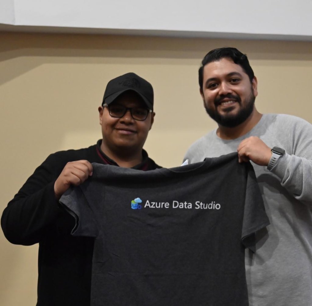 josemaord's tweet photo. El pasado sábado lo pasamos bien en la .Net Conf GT! Aprendimos sobre las nuevas características de @AzureFunctions con .Net 7 🙂 Felicitaciones a @TechCommunityGT por llevar acabo este gran evento!
#dotnetconf #azure #azureguatemala https://t.co/GJpotXeEcV