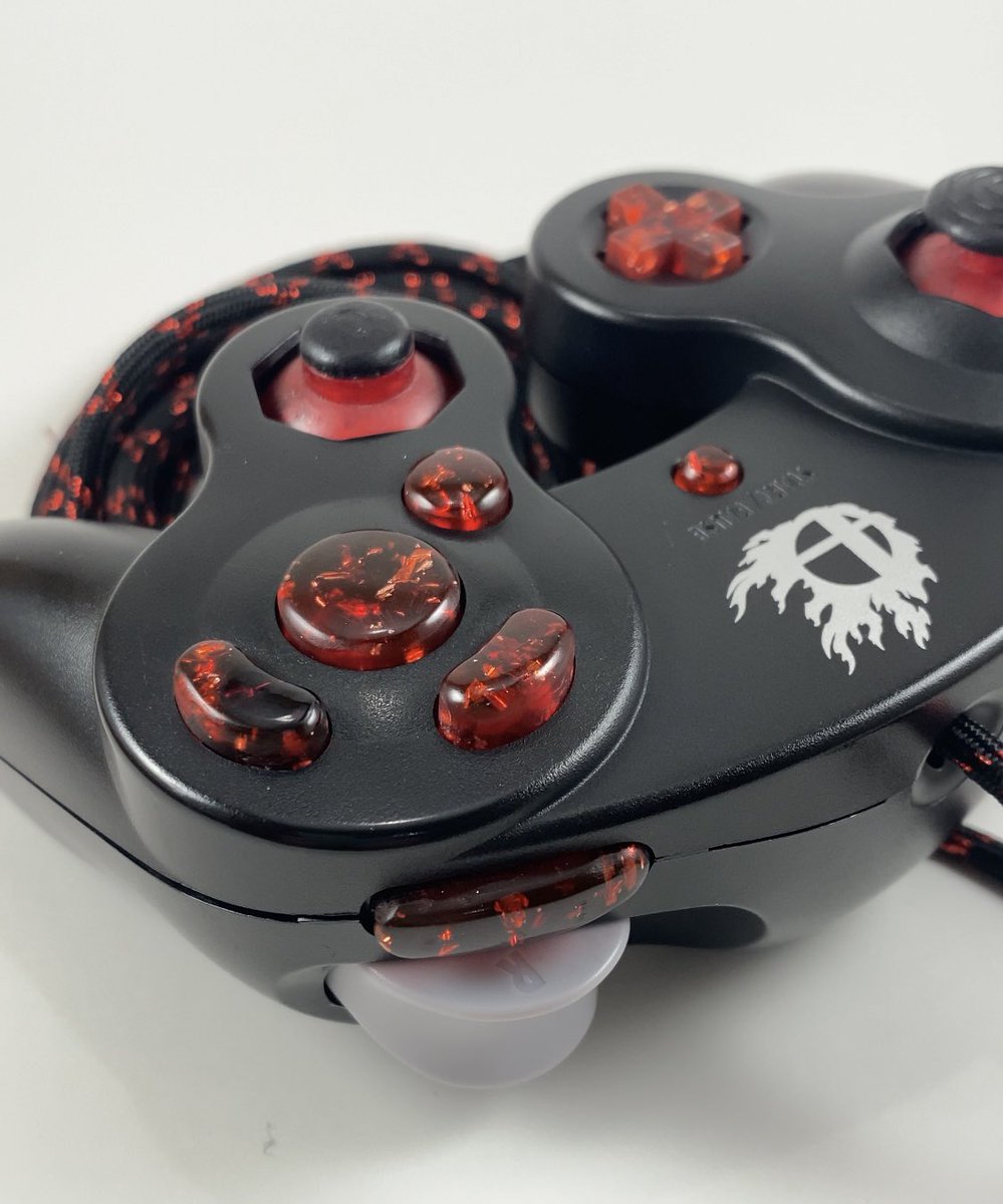 0hniex's tweet image. These 3 controllers have sold and although I’m sad to see them go, I’m still excited to see what the future holds for this shop! Thank you all so much for the love and support!! :)#customGCC #gamecubecontrollers #meleegcc