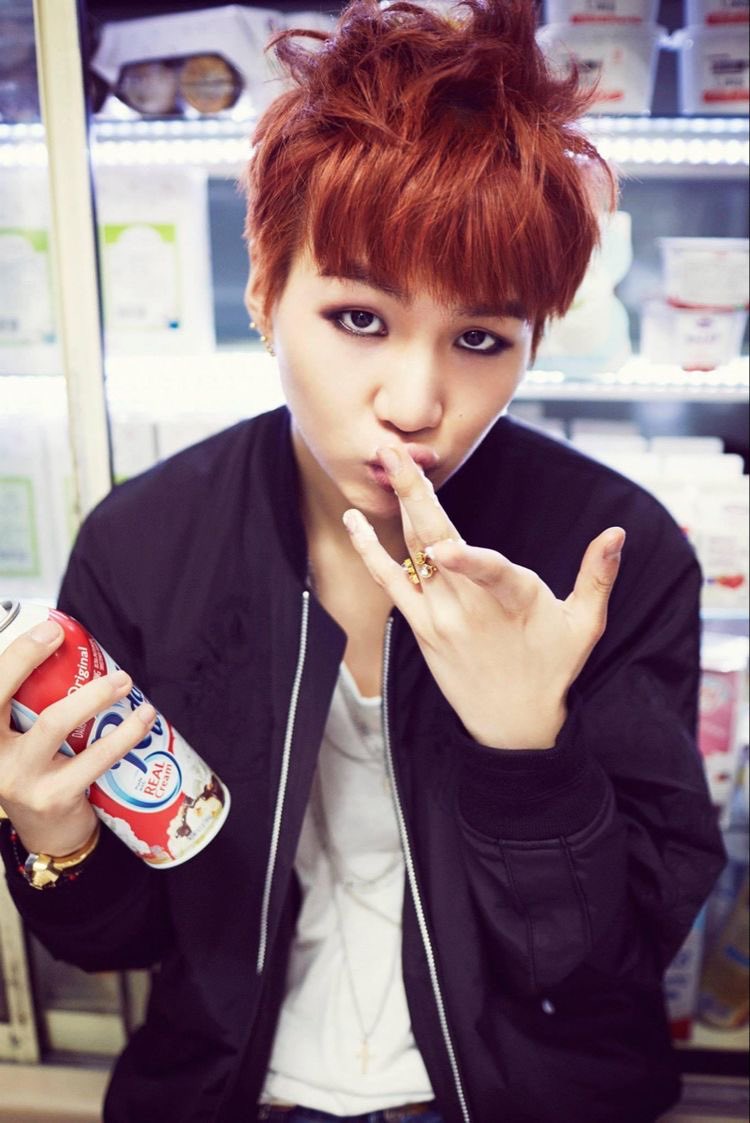 gummyhoba's tweet photo. the budget was $2, the concept was homosexuality https://t.co/7sDOS1o5Tm