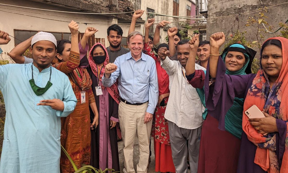 Awaj_fdn's tweet photo. Michael Posner, Dir. of Center for Business &amp; Human rights met workers at @awaj_fdn. He spoke to the workers about post covid situation, their working condition, #gbv, brands accountability &amp; EU due diligence.
#garmentworkersneedtradeunion https://t.co/LtqYJmOnJ3