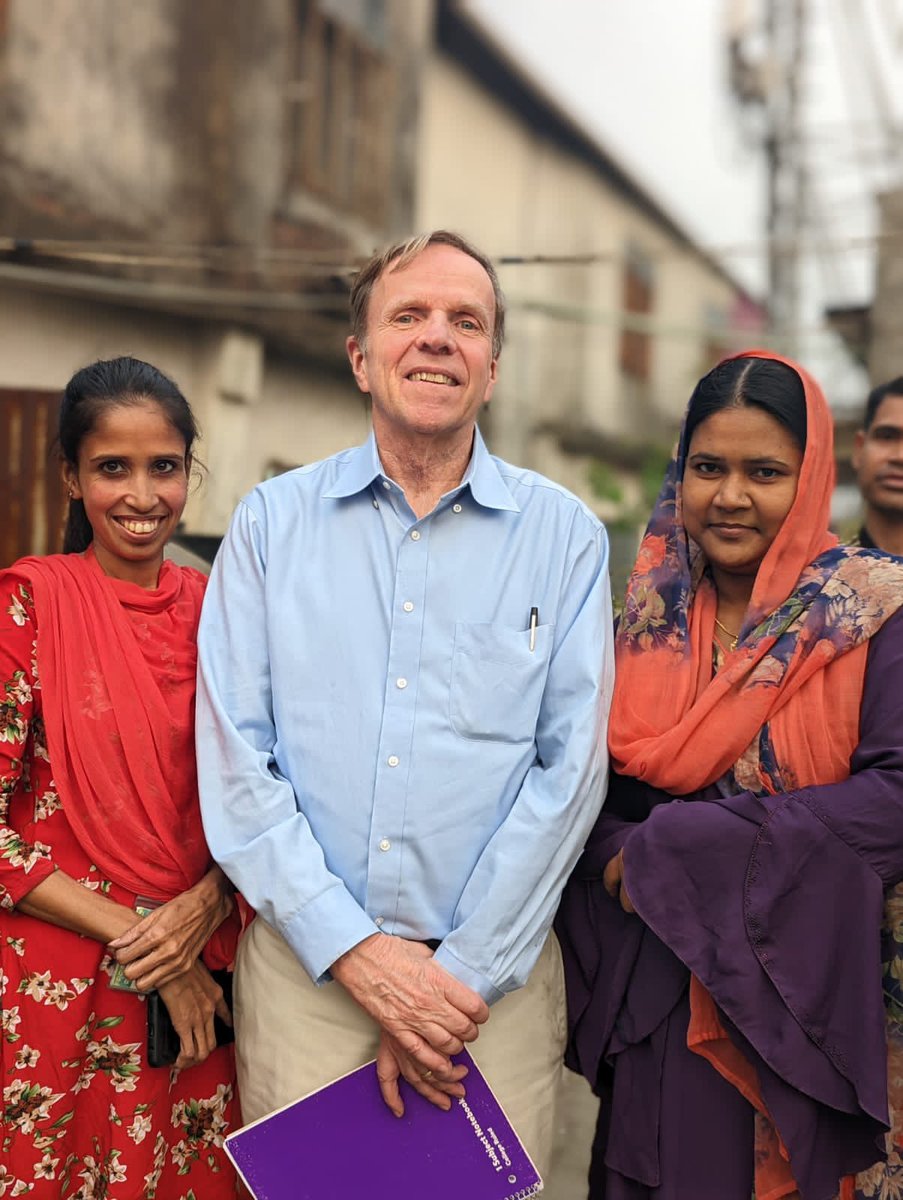 Awaj_fdn's tweet photo. Michael Posner, Dir. of Center for Business &amp; Human rights met workers at @awaj_fdn. He spoke to the workers about post covid situation, their working condition, #gbv, brands accountability &amp; EU due diligence.
#garmentworkersneedtradeunion https://t.co/LtqYJmOnJ3