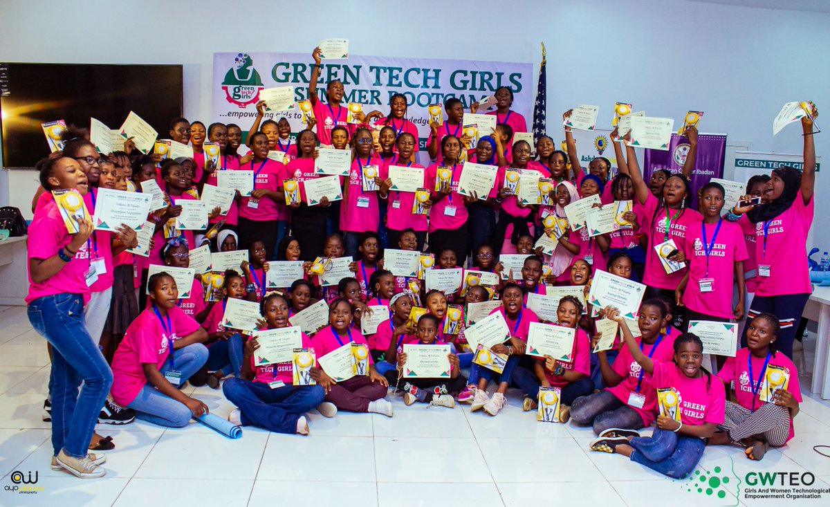 In Nigeria, @ashdamsolar, one of our Energy Sector Women’s Leadership Initiative participants, & @GWTEOng are inspiring girls through their Tech Girls Summer Bootcamp, which has trained over 3,000 girls in #RenewableEnergy! #InternationalDayofEducation @USAIDNigeria @USinNigeria