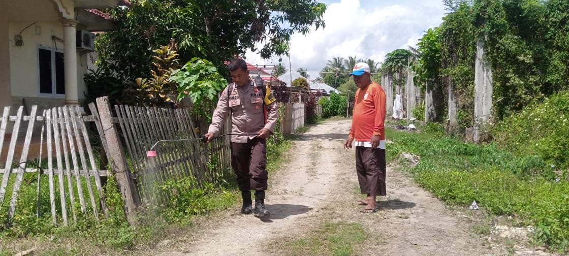 Kayadin5's tweet photo. Giat bhabinkamtibmas membantu warga binaan
#polisi
#polisiindonesiea
#polisihumanis
#divisihumaspolri
#temanpolisi
#humaspolresgorontalokota
#kapolresgorontalokota
#polsekkotatengah
#bhabinkamtibmas https://t.co/fkm4t69pQ3