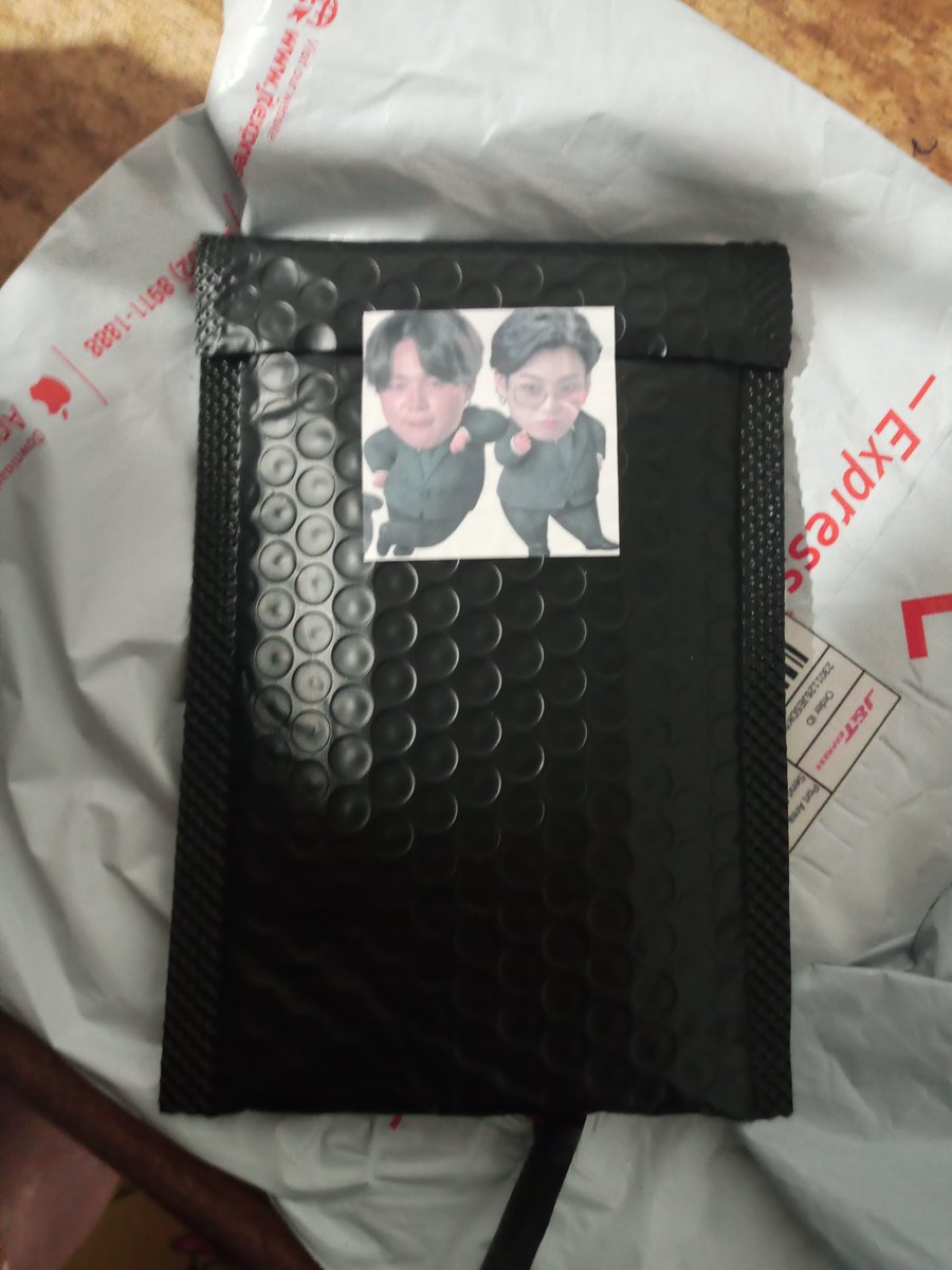 rrrrkivejoon's tweet photo. #fromkeyra from sharing bentables to sdm from @ktle009 ytc photocards came home safe. Thank you ate @ktle009 for surprise and kay @babiemochiiiii. Ilysm both so much https://t.co/QoubJTDcnD
