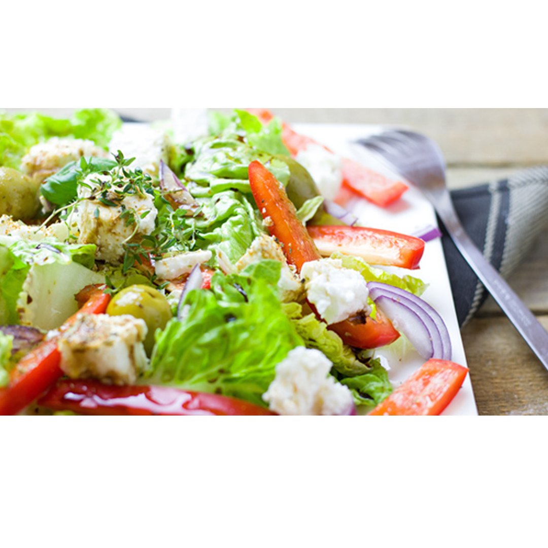 Moms yang sedang merencanakan kehamilan atau sudah masuk trimester pertama, coba deh diet Mediterranean. Diet ini berkonsep meminimalkan asupan makanan yang diproses, termasuk buah-buahan, sayuran, daging unggas dan ikan.

momdadi.com - bit.ly/3VUxBeH