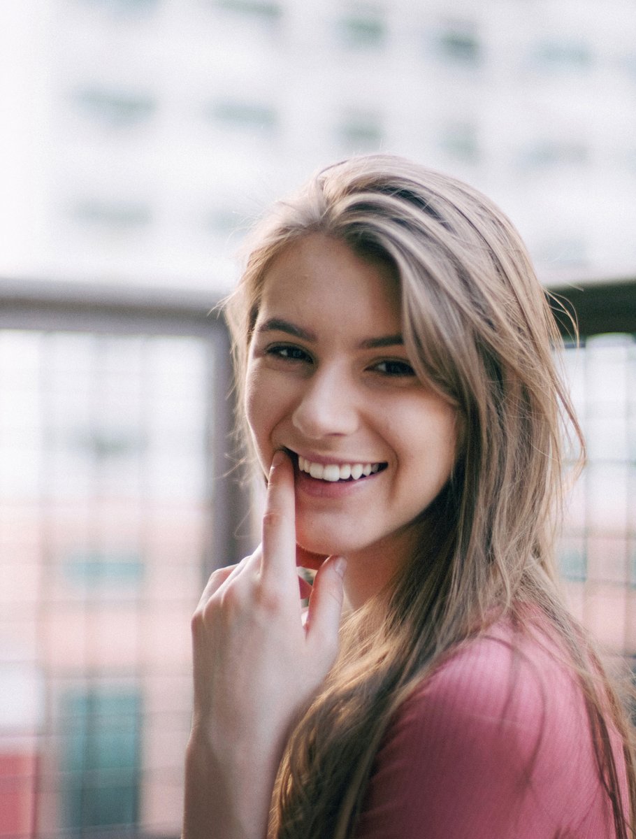 Boost your confidence with our teeth whitening process. 🦷✨ 
Teeth can naturally discolor over time... Recover your white smile with us! 😁

#orchardentistry  #dentistry  #oralhygiene #teethwhitening #smile