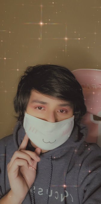 So I finally got to practice some make up I don't have a lot of stuff so hopefully I can only get better