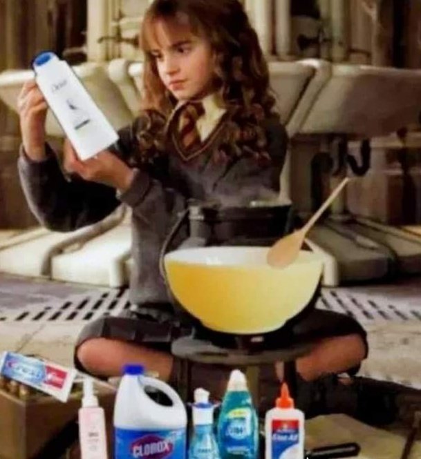 HpyMerodeadores's tweet photo. Yo a los 6 años haciendo pociones en el baño. https://t.co/EQntnFI7FO