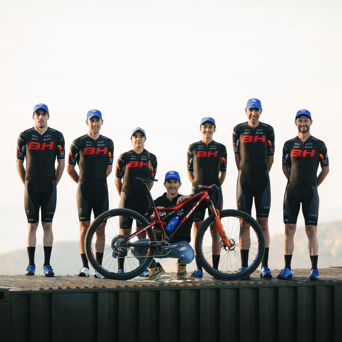 bhcolomateam's tweet photo. ESTE VIERNES A LAS 19:00H EN EL RIOJA FÒRUM DE LOGROÑO PRESENTACIÓN DEL EQUIPO AL COMPLETO Y EXPOSICIÓN DEL NUEVO PADDOCK DE COPA DEL MUNDO. https://t.co/YXd1lvmHe8